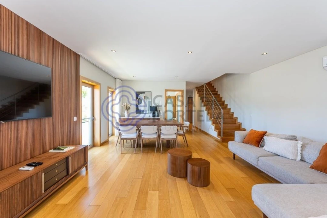 Moradia T4 para Venda em Folgosa Foto 9