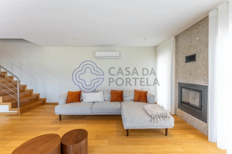 Moradia T4 para Venda em Folgosa Foto 10