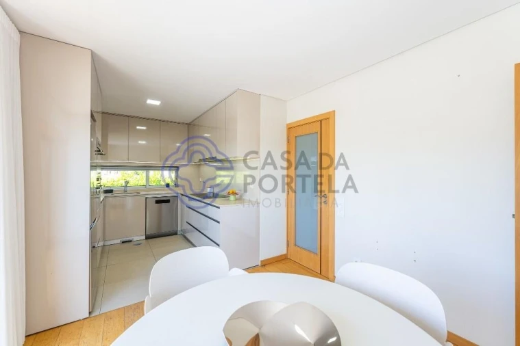 Moradia T4 para Venda em Folgosa Foto 12