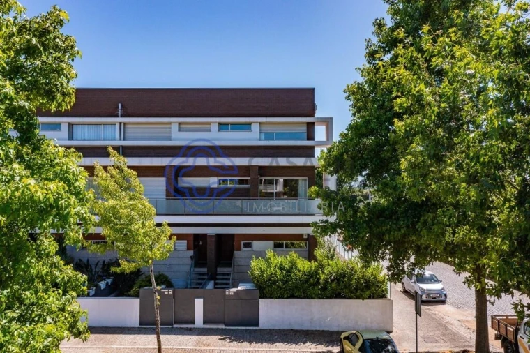 Moradia T4 para Venda em Folgosa Foto 48