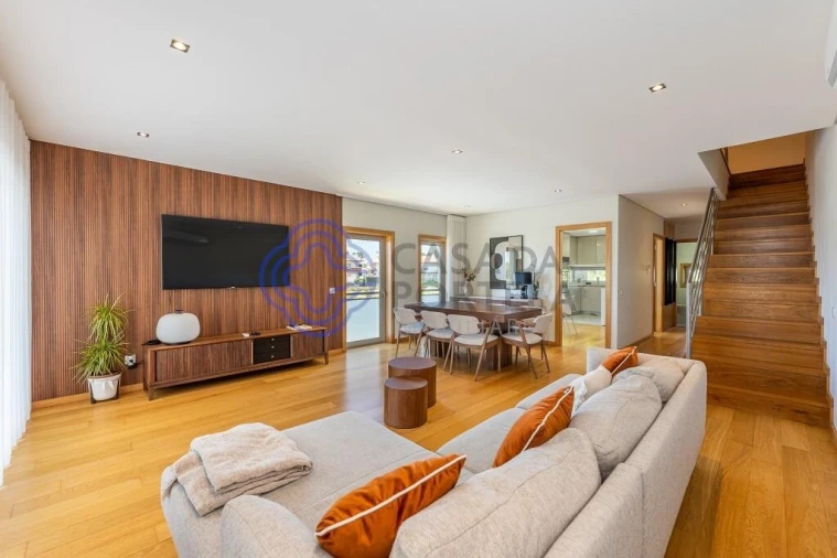 Moradia T4 para Venda em Folgosa Foto 8