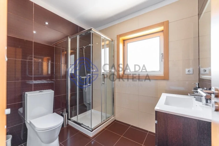 Moradia T4 para Venda em Folgosa Foto 33