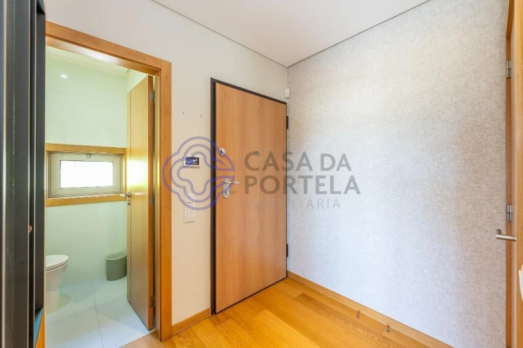 Moradia T4 para Venda em Folgosa Foto 3