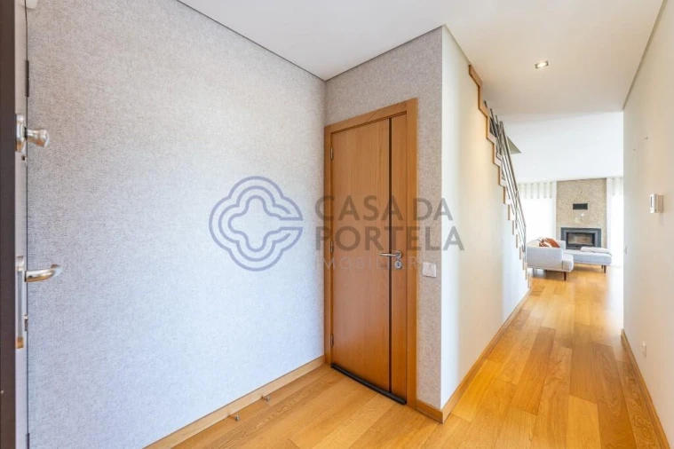 Moradia T4 para Venda em Folgosa Foto 2