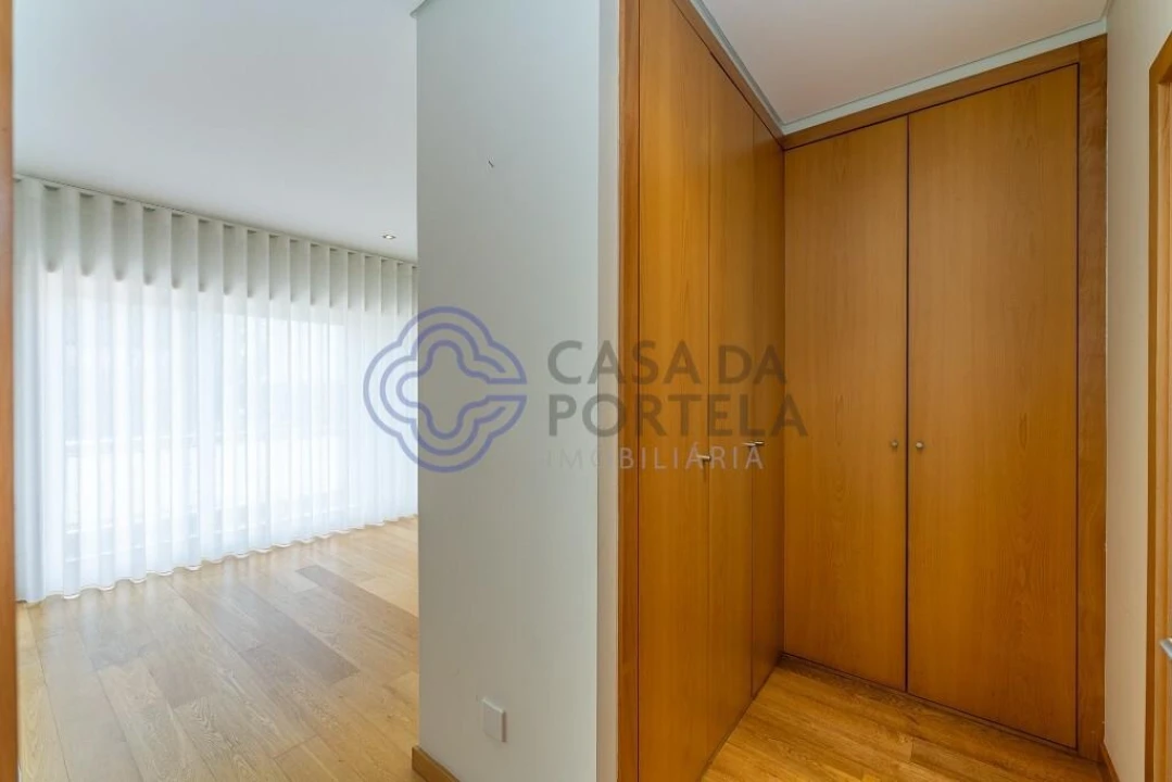 Moradia T4 para Venda em Folgosa Foto 17