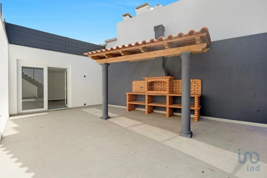 Moradia T4 para Venda em Atouguia da Baleia Foto 14