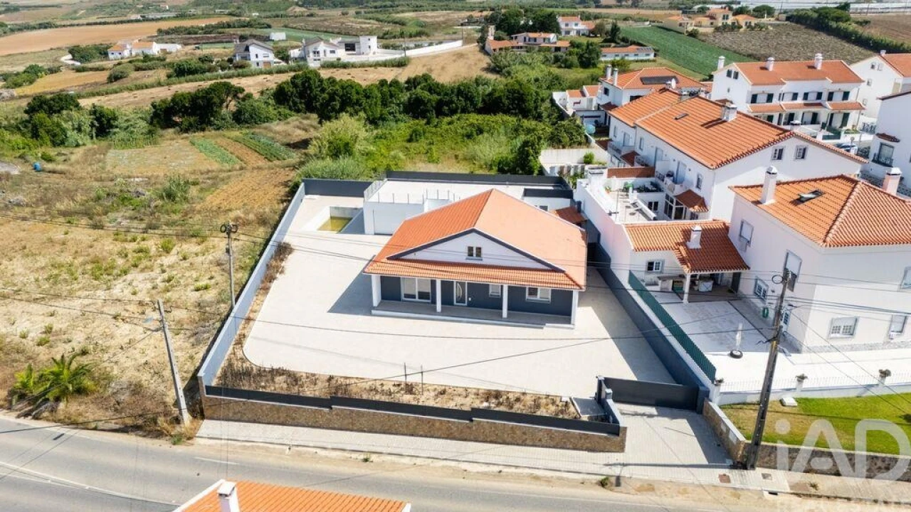 Moradia T4 para Venda em Atouguia da Baleia Foto 21