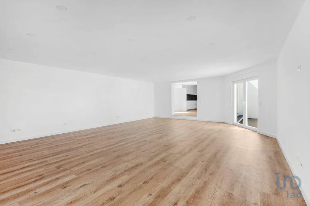 Moradia T4 para Venda em Atouguia da Baleia Foto 12