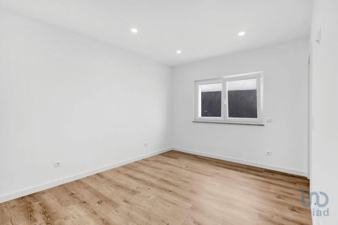 Moradia T4 para Venda em Atouguia da Baleia Foto 11