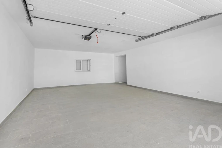 Moradia T4 para Venda em Atouguia da Baleia Foto 16