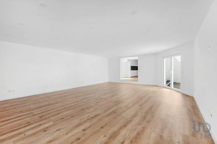 Moradia T4 para Venda em Atouguia da Baleia Foto 12