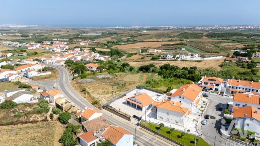 Moradia T4 para Venda em Atouguia da Baleia Foto 22