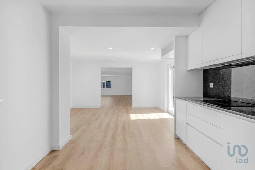 Moradia T4 para Venda em Atouguia da Baleia Foto 4