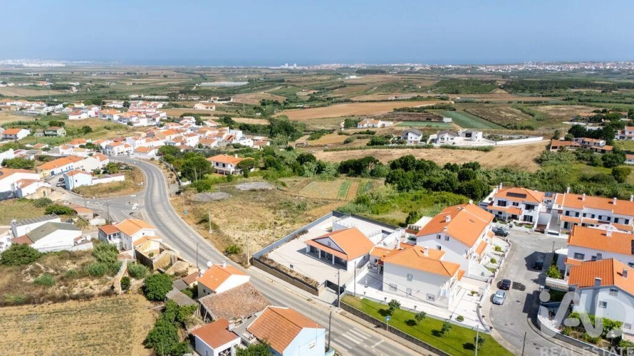 Moradia T4 para Venda em Atouguia da Baleia Foto 22