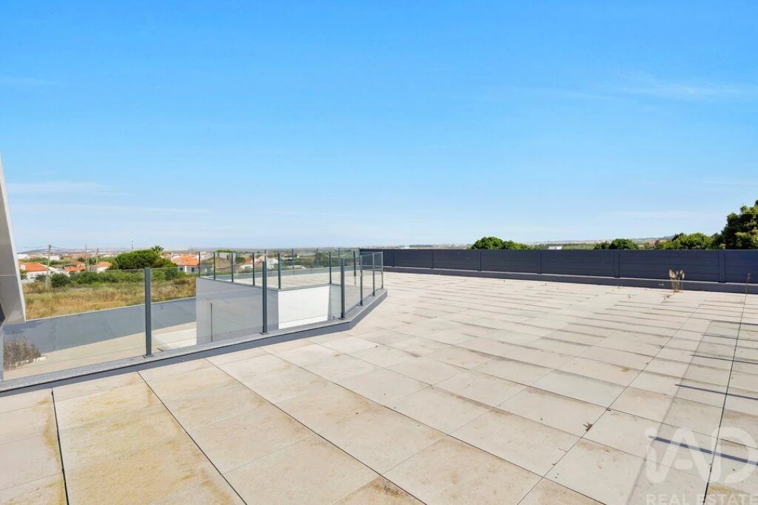 Moradia T4 para Venda em Atouguia da Baleia Foto 17