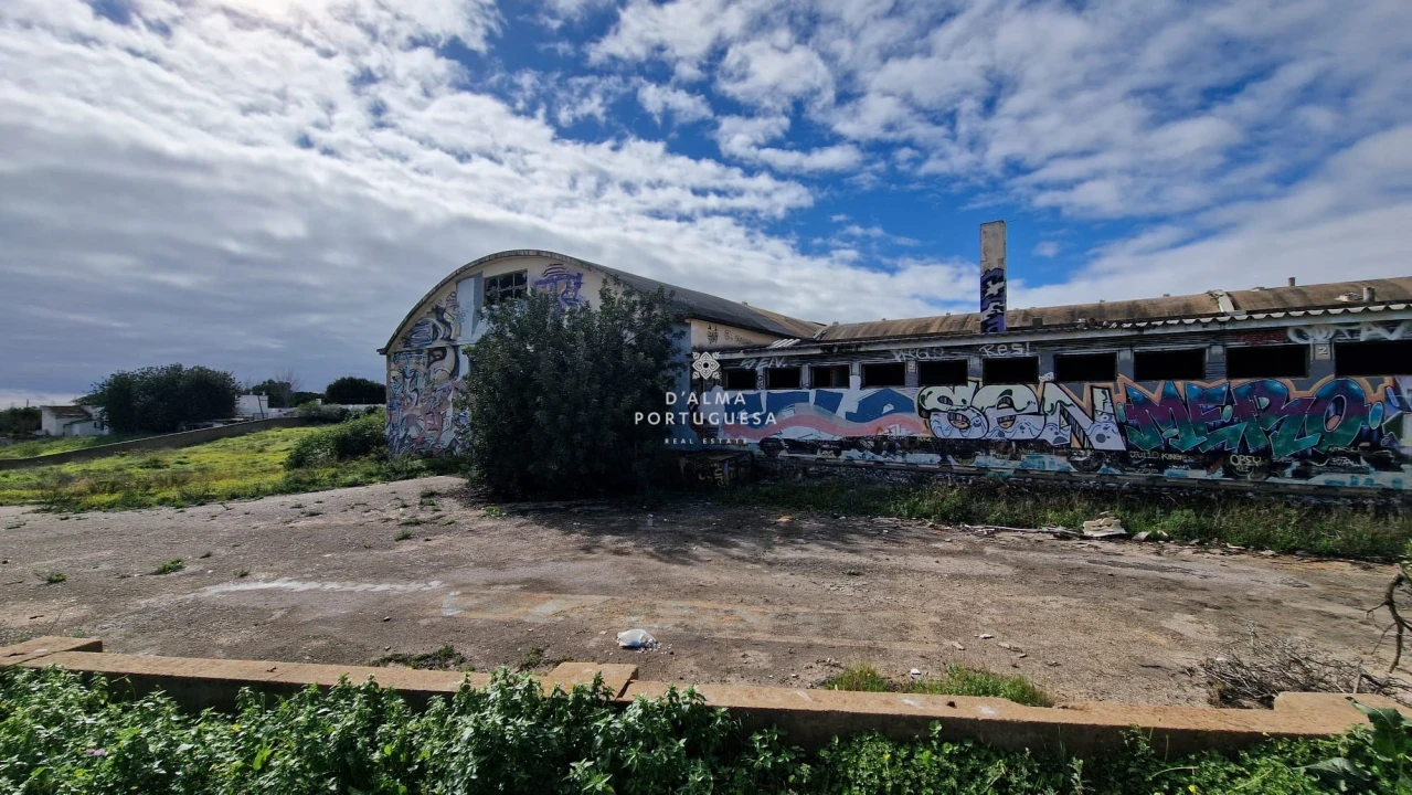 Prédio para Venda em Quelfes Foto 7