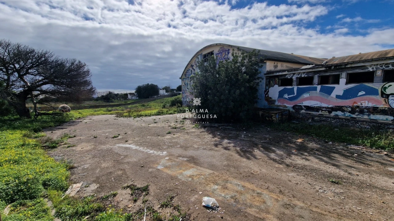 Prédio para Venda em Quelfes Foto 8