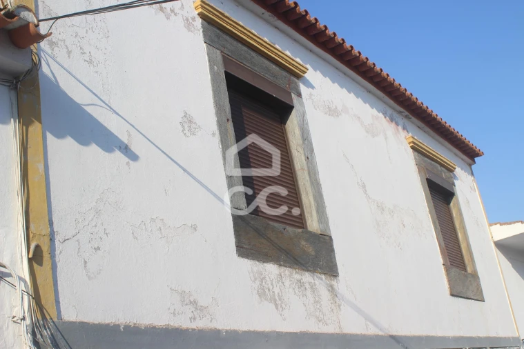 Moradia T3 para Venda em Mourão Foto 2