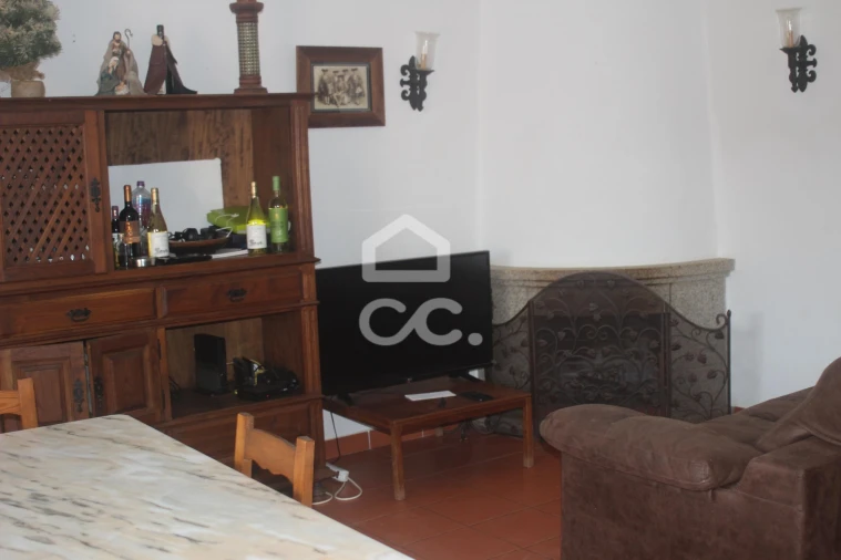 Moradia T3 para Venda em Mourão Foto 16