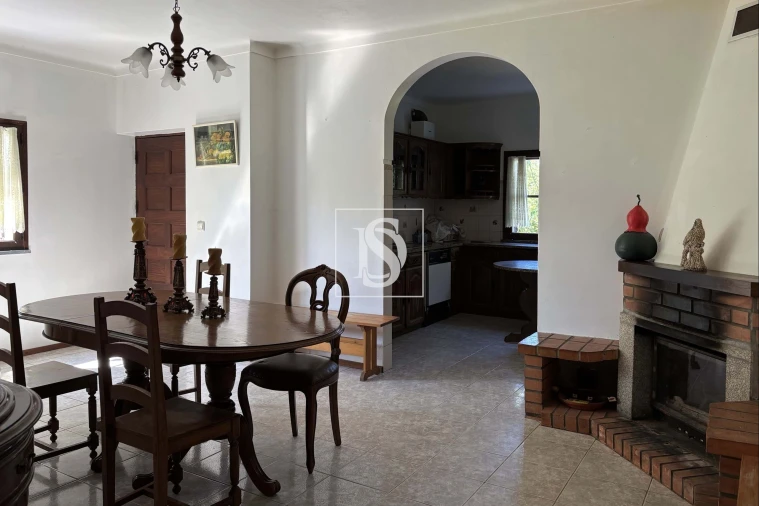 Moradia T4 para Venda em Molelos Foto 3