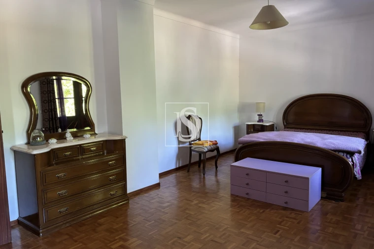 Moradia T4 para Venda em Molelos Foto 16