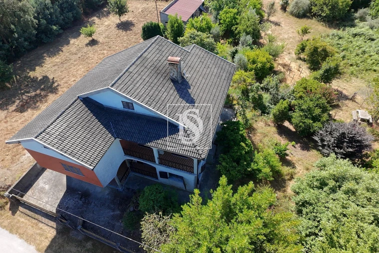 Moradia T4 para Venda em Molelos Foto 5