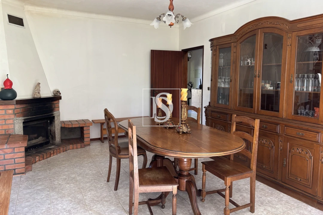 Moradia T4 para Venda em Molelos Foto 12