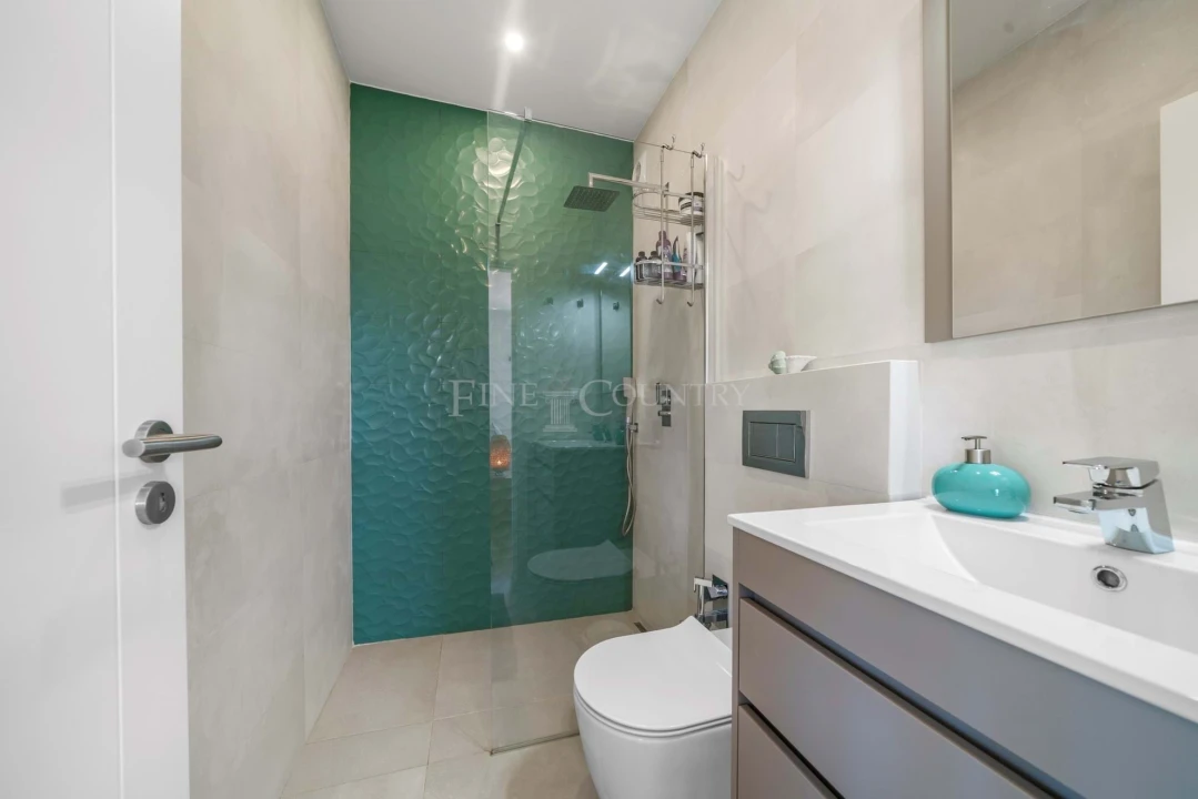 Moradia T4 para Venda em Pechão Foto 21