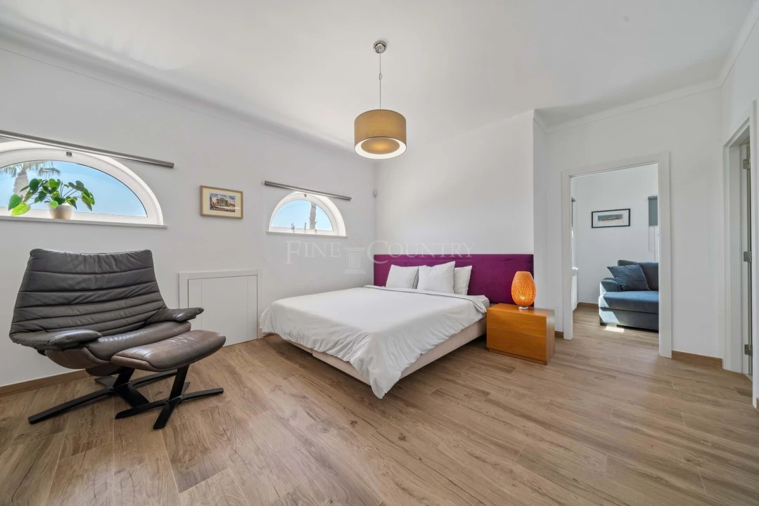 Moradia T4 para Venda em Pechão Foto 20