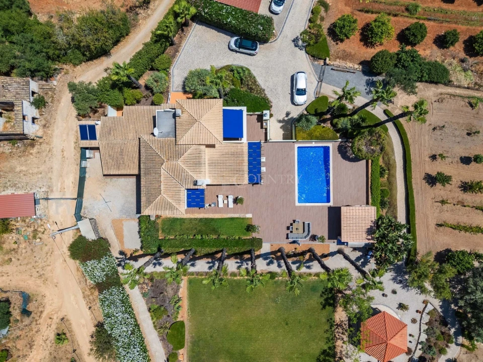 Moradia T4 para Venda em Pechão Foto 57