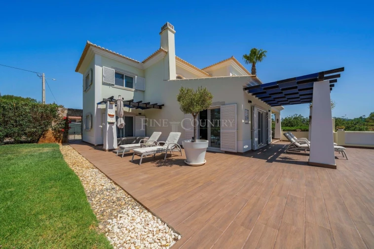 Moradia T4 para Venda em Pechão Foto 2