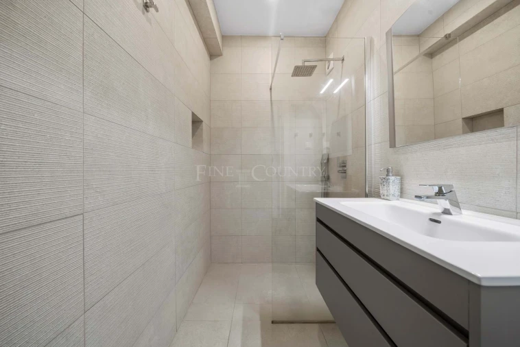 Moradia T4 para Venda em Pechão Foto 8