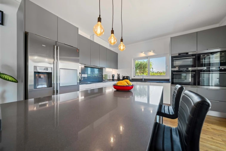 Moradia T4 para Venda em Pechão Foto 26