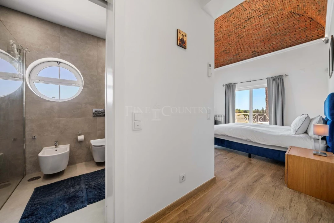 Moradia T4 para Venda em Pechão Foto 14