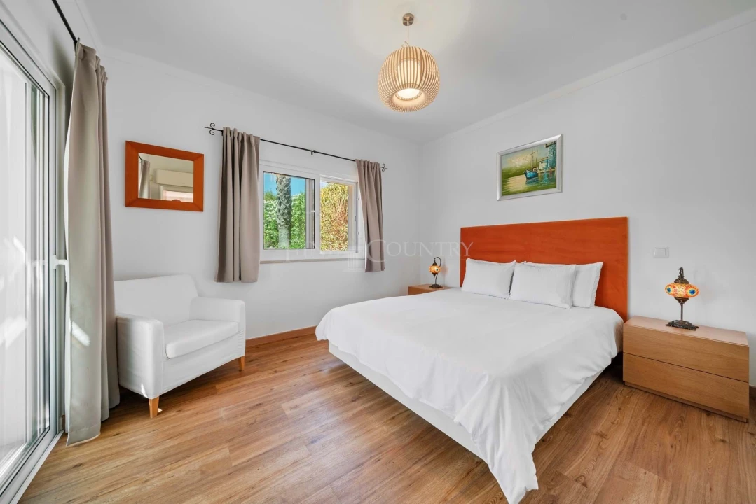 Moradia T4 para Venda em Pechão Foto 10