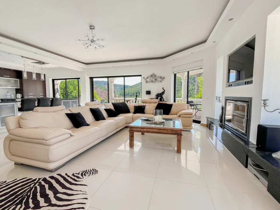 Moradia T3 para Venda em Monchique Foto 4