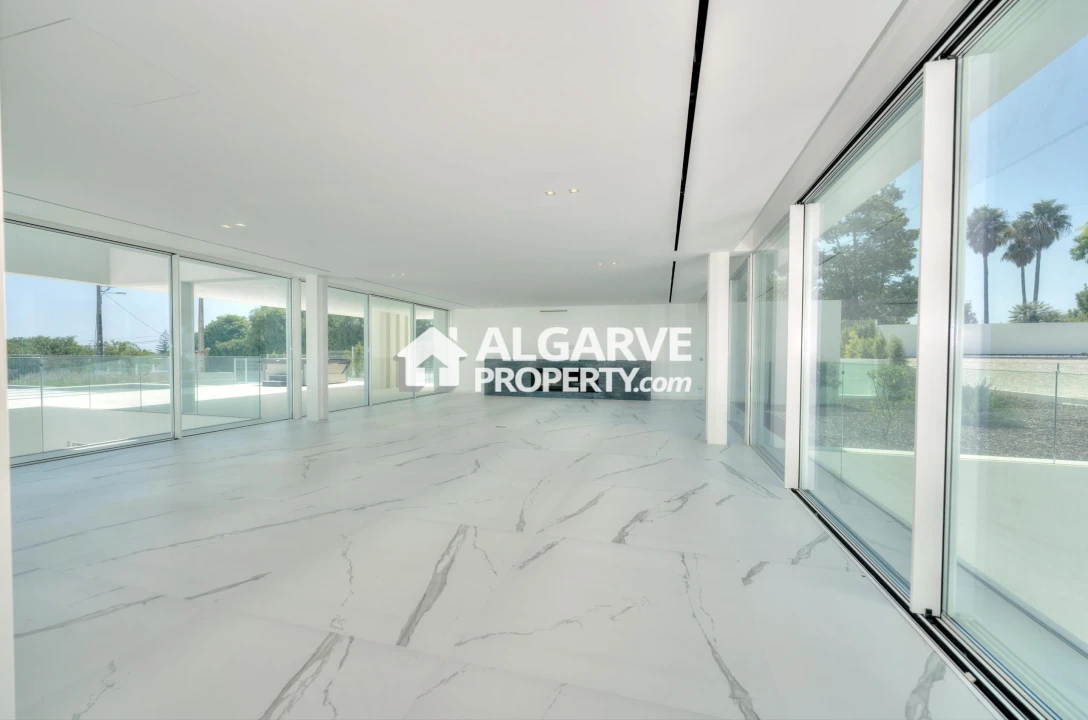 Moradia T5 para Venda em Almancil Foto 3