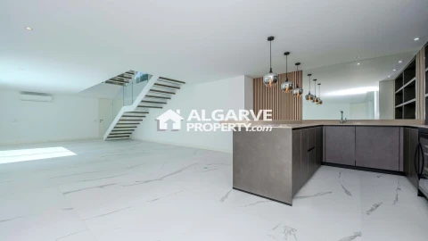 Moradia T5 para Venda em Almancil