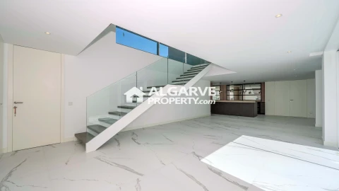 Moradia T5 para Venda em Almancil