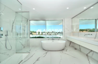 Moradia T5 para Venda em Almancil