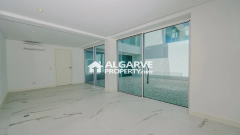 Moradia T5 para Venda em Almancil