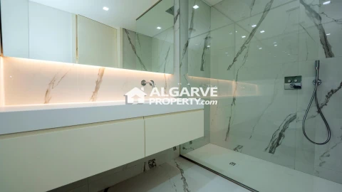 Moradia T5 para Venda em Almancil