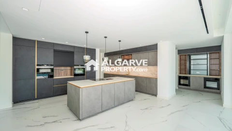 Moradia T5 para Venda em Almancil