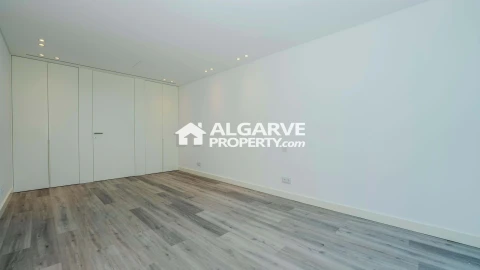 Moradia T5 para Venda em Almancil