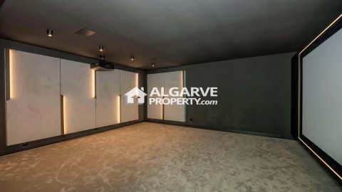 Moradia T5 para Venda em Almancil