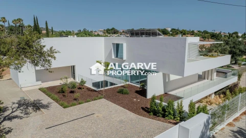 Moradia T5 para Venda em Almancil