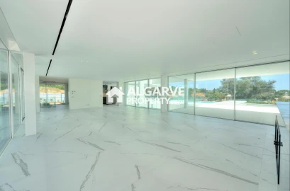 Moradia T5 para Venda em Almancil