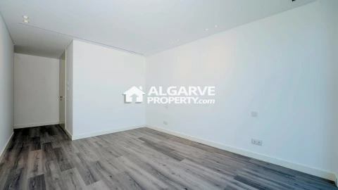 Moradia T5 para Venda em Almancil