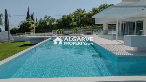 Moradia T5 para Venda em Almancil