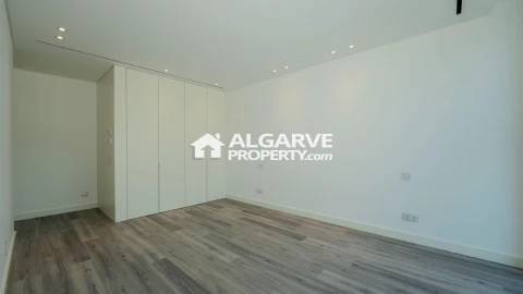 Moradia T5 para Venda em Almancil